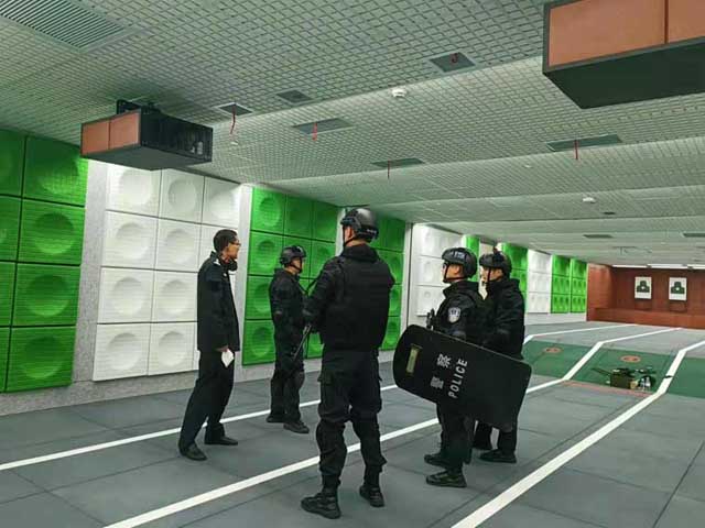 營(yíng)業(yè)性靶場(chǎng)射擊場(chǎng)驗(yàn)收/軍警專業(yè)射擊場(chǎng)打靶場(chǎng)驗(yàn)收/公安局槍彈庫(kù)驗(yàn)收 我國(guó)營(yíng)業(yè)性射擊場(chǎng)/實(shí)彈射擊館/射擊俱樂(lè)部這個(gè)行業(yè)都是先建驗(yàn)收合格后批證,公安部文件明確指出要求有資質(zhì)的第三方機(jī)構(gòu)來(lái)驗(yàn)收,公安部正在起草準(zhǔn)備發(fā)布的營(yíng)業(yè)性射擊場(chǎng)安全防范要求行業(yè)標(biāo)準(zhǔn)要求:安全防范系統(tǒng)竣工后,應(yīng)按GB50348的相關(guān)規(guī)定進(jìn)行系統(tǒng)檢驗(yàn)和驗(yàn)收,并定期復(fù)檢,復(fù)檢周期應(yīng)不超過(guò)3年,系統(tǒng)檢驗(yàn)應(yīng)由具備相應(yīng)檢測(cè)能力的第三方檢測(cè)機(jī)構(gòu)實(shí)施。第三方檢測(cè)機(jī)構(gòu)按照《射擊場(chǎng)所安全檢測(cè)表》各項(xiàng)標(biāo)準(zhǔn)來(lái)驗(yàn)收,如果驗(yàn)收不合會(huì)要求整改,驗(yàn)收合格后會(huì)出具一個(gè)檢測(cè)報(bào)告。 中國(guó)兵工學(xué)會(huì)軍工安防與應(yīng)急產(chǎn)業(yè)中心下屬的北京中安華衛(wèi)技術(shù)中心是目前行業(yè)內(nèi)具有射擊場(chǎng)靶場(chǎng)驗(yàn)收的第三方檢測(cè)能力及資質(zhì)的機(jī)構(gòu)。北京中安華衛(wèi)技術(shù)中心具有《軍工安防與應(yīng)急企業(yè)設(shè)計(jì)制造施工維護(hù)能力》一級(jí)等級(jí)資質(zhì),并且是《中國(guó)兵工學(xué)會(huì)發(fā)布:T/COS0012018槍械射擊館及半封閉射擊場(chǎng)水平評(píng)估標(biāo)準(zhǔn)》的起草發(fā)布單位,也是《公安部即將發(fā)布的營(yíng)業(yè)性射擊場(chǎng)安全防范要求行業(yè)標(biāo)準(zhǔn)》的送審稿評(píng)審單位。北京中安華衛(wèi)技術(shù)中心負(fù)責(zé)驗(yàn)收的技術(shù)人員均具有軍工安防與應(yīng)急從業(yè)人員高級(jí)工程師職稱證書,其中包括部隊(duì)退役的狙擊手、公安部退休的槍彈鑒定專家、部隊(duì)退休的軍品質(zhì)量檢測(cè)驗(yàn)收專職人員,都從事過(guò)射擊場(chǎng)打靶場(chǎng)的設(shè)計(jì)建設(shè)、報(bào)靶設(shè)備的研發(fā)生產(chǎn)、靶場(chǎng)安全防護(hù)裝修、槍彈彈道軌跡鑒定、槍彈痕跡檢驗(yàn)鑒定;并且擁有中國(guó)兵工學(xué)會(huì)輕武器專業(yè)委員會(huì)委員、公安部槍彈檢驗(yàn)鑒定專家、軍隊(duì)輕武器研發(fā)生產(chǎn)技術(shù)專家若干名。 北京中安華衛(wèi)技術(shù)中心受各地公安局、部隊(duì)、營(yíng)業(yè)性射擊場(chǎng)委托,已經(jīng)為許多單位新建射擊場(chǎng)打靶場(chǎng)進(jìn)行過(guò)驗(yàn)收評(píng)審;首先派遣專業(yè)工程師先赴委托單位進(jìn)行實(shí)地現(xiàn)場(chǎng)勘查,進(jìn)行各種數(shù)據(jù)測(cè)量、防彈材料檢驗(yàn)、團(tuán)體行業(yè)標(biāo)準(zhǔn)核對(duì)、實(shí)彈安全測(cè)試等;再組織行業(yè)專家進(jìn)行勘驗(yàn)結(jié)果評(píng)審,由評(píng)審專家組出具驗(yàn)收評(píng)審報(bào)告,并依據(jù)靶場(chǎng)射擊場(chǎng)評(píng)估結(jié)果頒發(fā)對(duì)應(yīng)的等級(jí)證書。為建設(shè)單位提供了安全可靠的第三方檢驗(yàn)結(jié)論,出具了權(quán)威的檢測(cè)報(bào)告,有效保證了靶場(chǎng)射擊場(chǎng)的安全性,嚴(yán)格的保障了槍彈的安全管理,科學(xué)的服務(wù)于軍警民的各類輕武器射擊訓(xùn)練場(chǎng)所。 針對(duì)全國(guó)各地營(yíng)業(yè)性靶場(chǎng)射擊場(chǎng)驗(yàn)收、軍警專業(yè)射擊場(chǎng)打靶場(chǎng)驗(yàn)收、公安局槍彈庫(kù)驗(yàn)收服務(wù),上門勘驗(yàn)、業(yè)內(nèi)專家評(píng)審、出具驗(yàn)收?qǐng)?bào)告、頒發(fā)靶場(chǎng)射擊場(chǎng)評(píng)估級(jí)別證書,歡迎來(lái)電垂詢。 聯(lián)系方式: 010-56526012 、56526048 、56526050 中國(guó)中國(guó)兵工學(xué)會(huì)軍工安防與應(yīng)急產(chǎn)業(yè)中心:北京市海淀區(qū)車道溝10號(hào)院 北京中安華衛(wèi)技術(shù)中心地址:北京市亦莊開發(fā)區(qū)經(jīng)海六路一號(hào)院尖子班C9獨(dú)棟